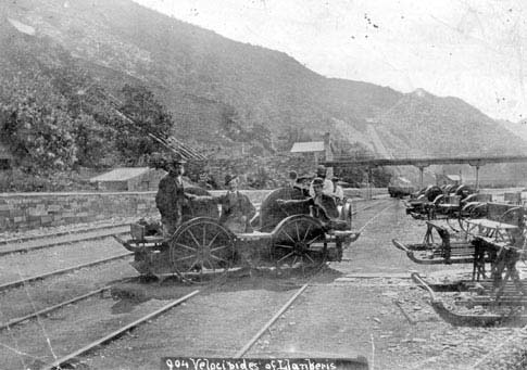 Ffotograff: Ceir gwyllt Llanberis