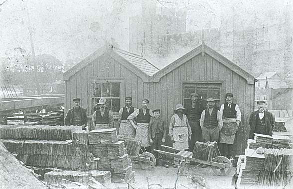 Photograph: A group of Caernarfon slate loaders